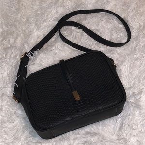 Realer black crossbody bag